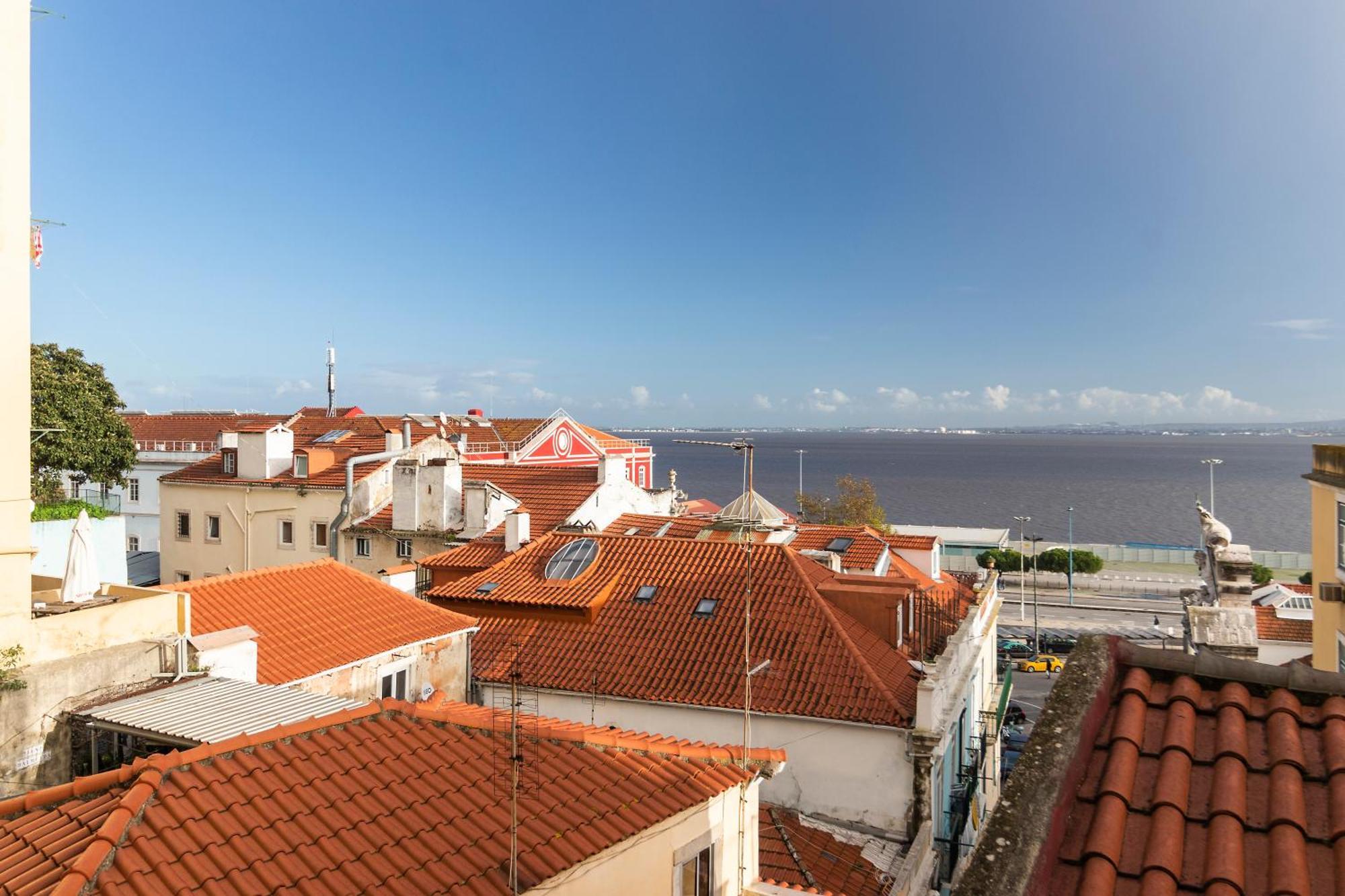 Delightful & Quirky With River Views Appartement Lisboa